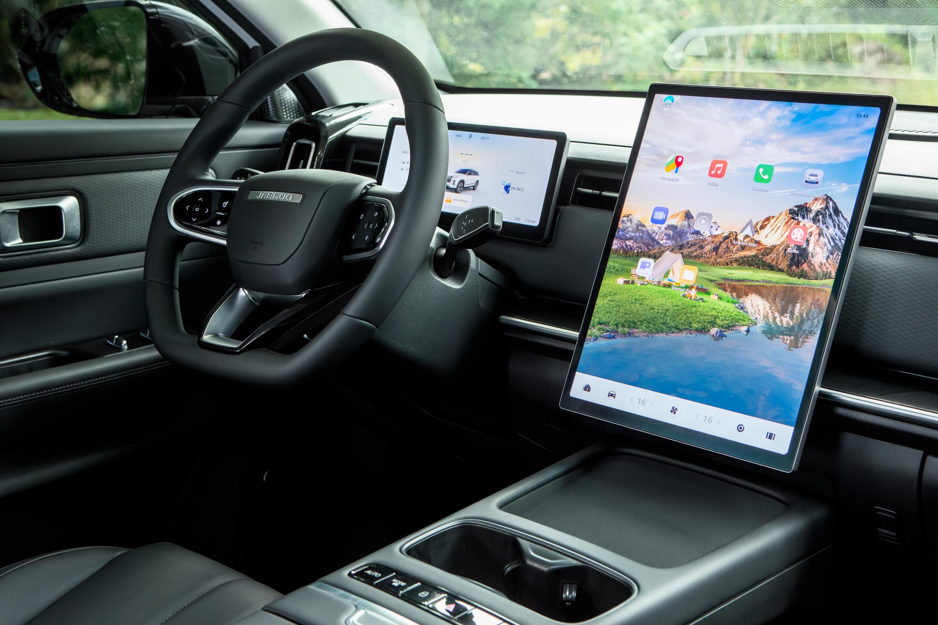 Tela grande de 14,8 polegadas